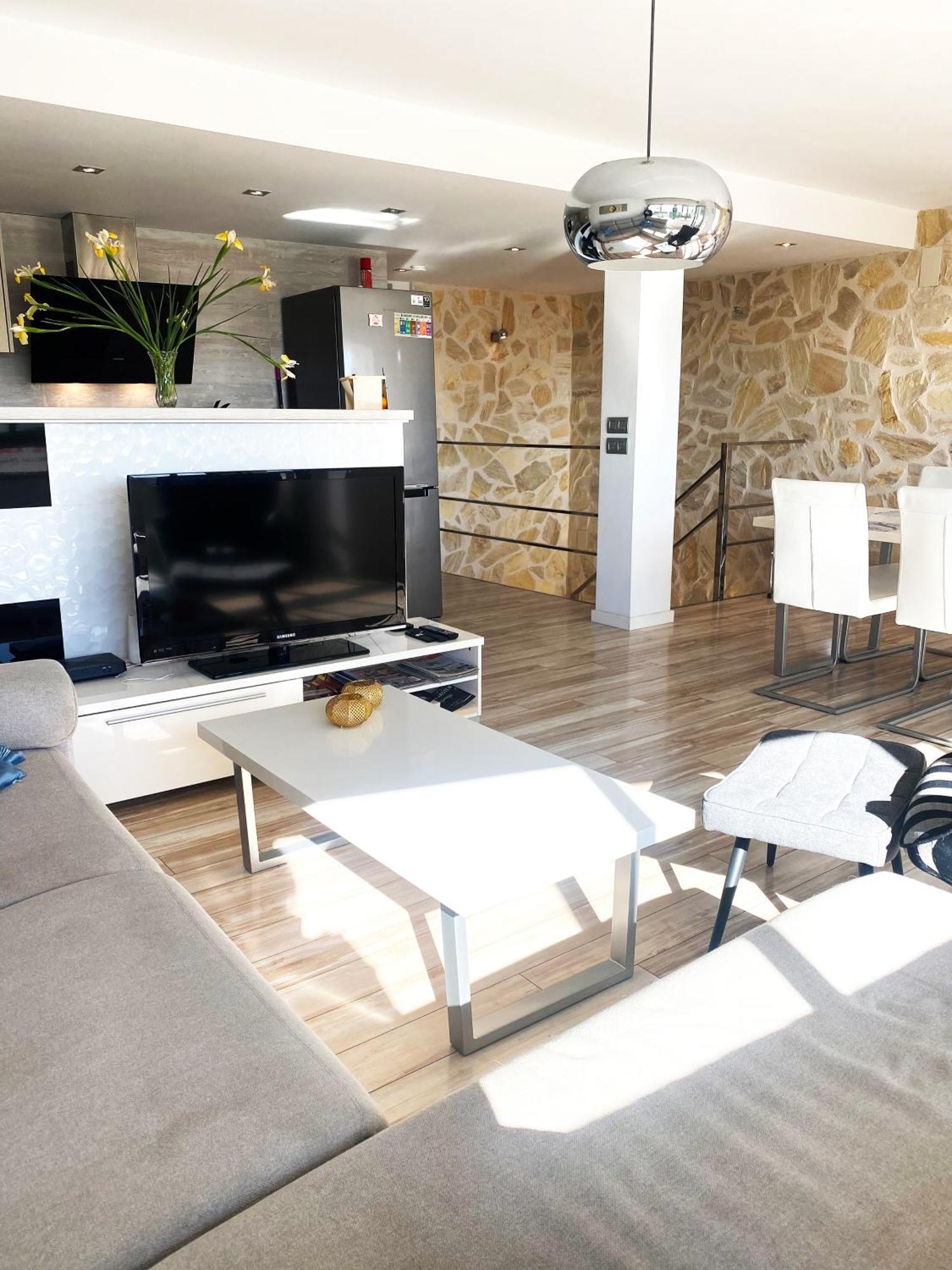 Spacious Comfortable Luxury 2 Bed/2 Bath Port Appartement *