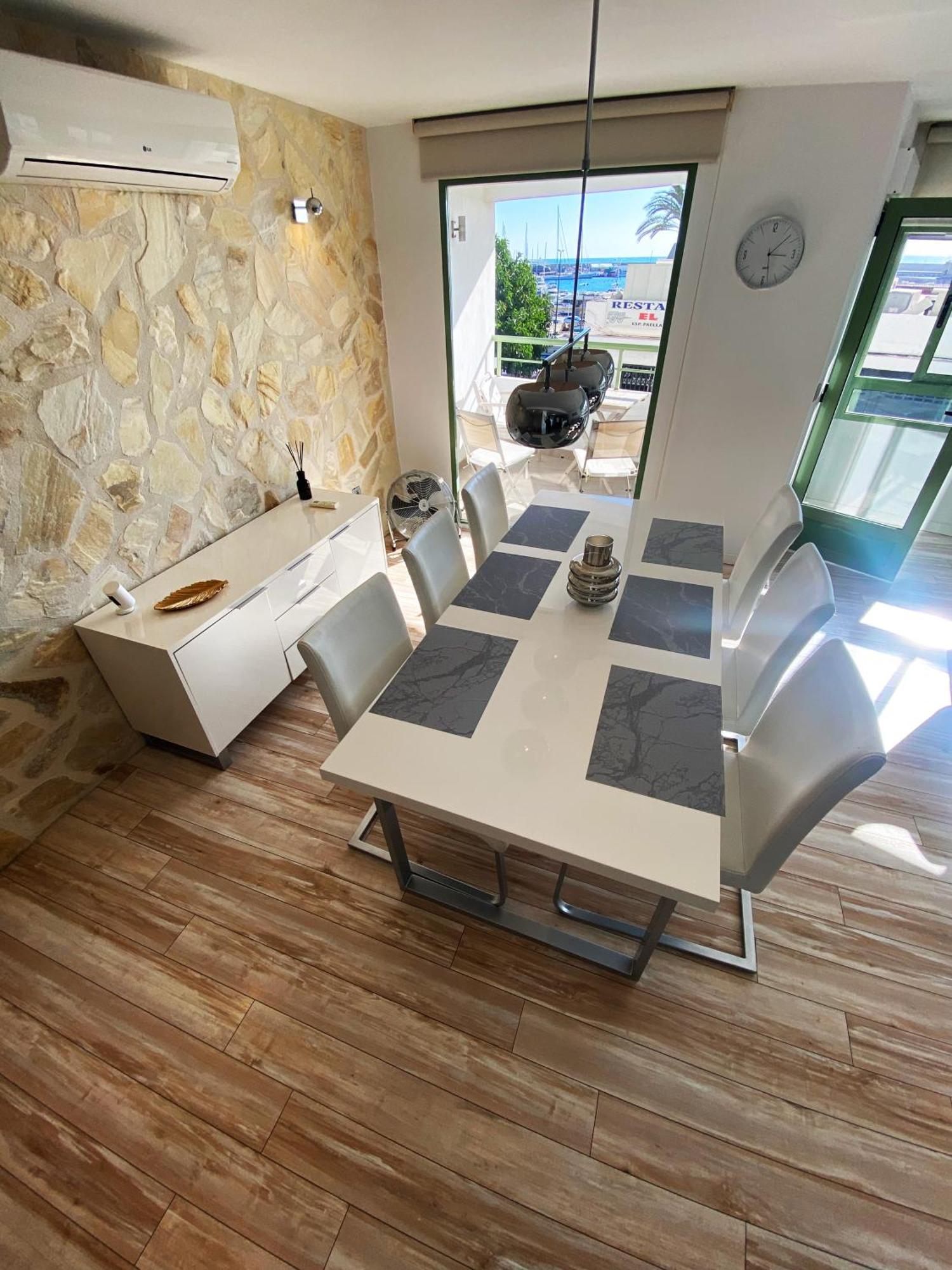 Spacious Comfortable Luxury 2 Bed/2 Bath Port